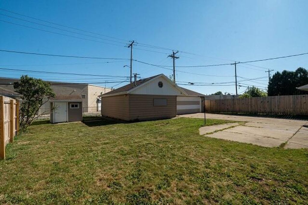 Photo of 7719 W Fiebrantz AVENUE, Milwaukee, WI 53222 (MLS # 1935412)