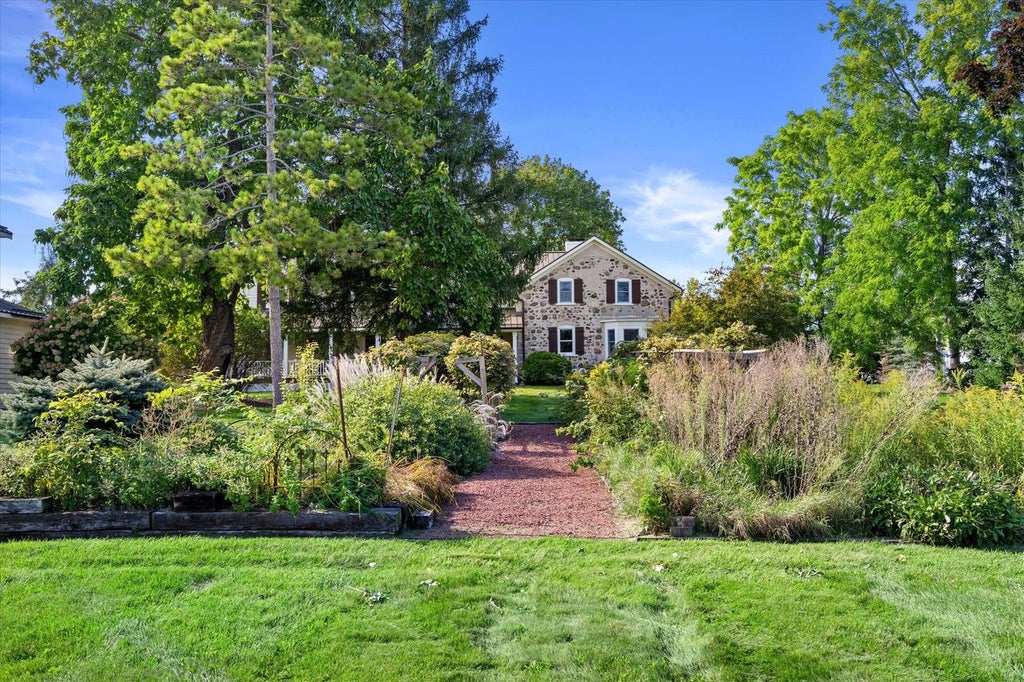 Photo of 2237 Washington AVENUE, Cedarburg, WI 53012 (MLS # 1981306)