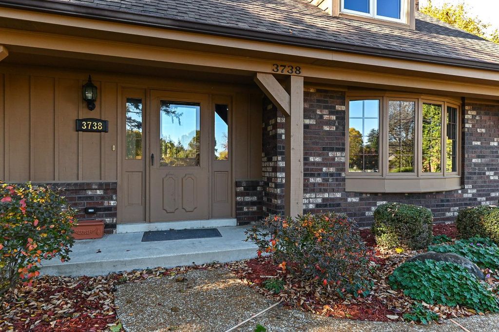 Photo of 3738 Warren CIRCLE, Mount Pleasant, WI 53405 (MLS # 1942242)