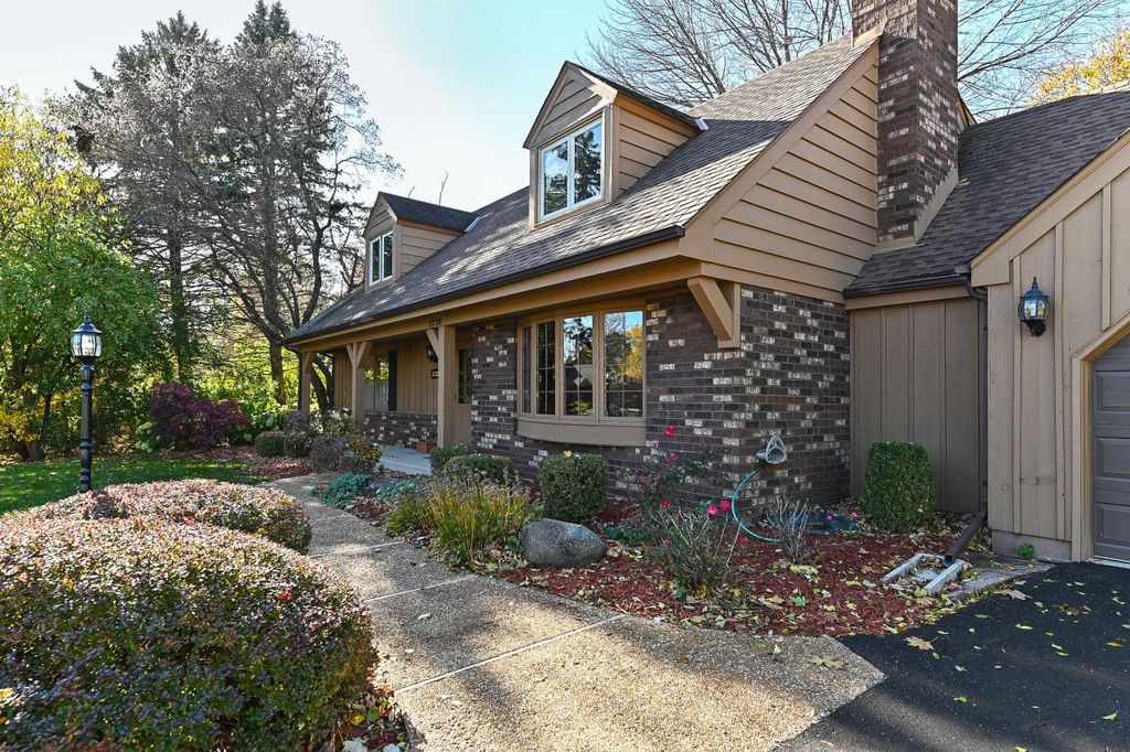 Photo of 3738 Warren CIRCLE, Mount Pleasant, WI 53405 (MLS # 1942242)