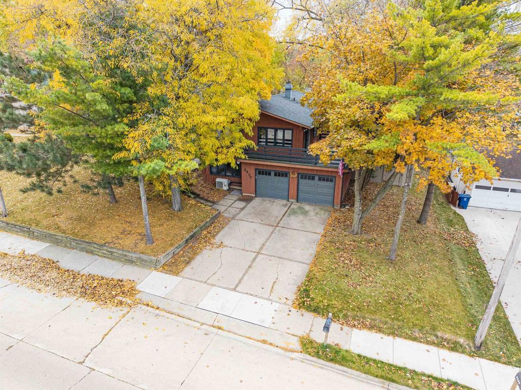 Photo of 2470 Deckner AVENUE, Green Bay, WI 54302 (MLS # 50317780)