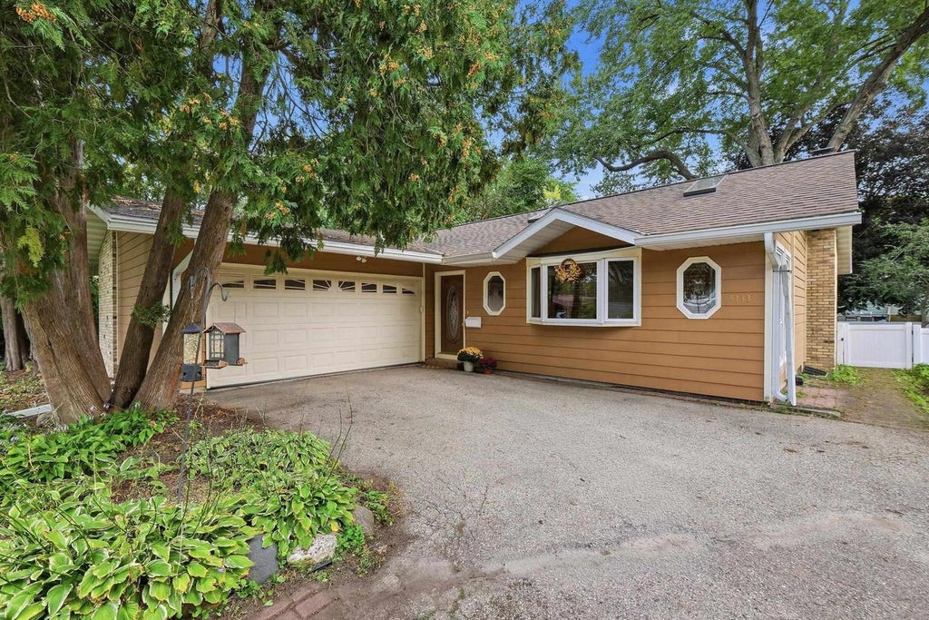 Photo of 5133 Door DRIVE, Madison, WI 53705 (MLS # 2033711)