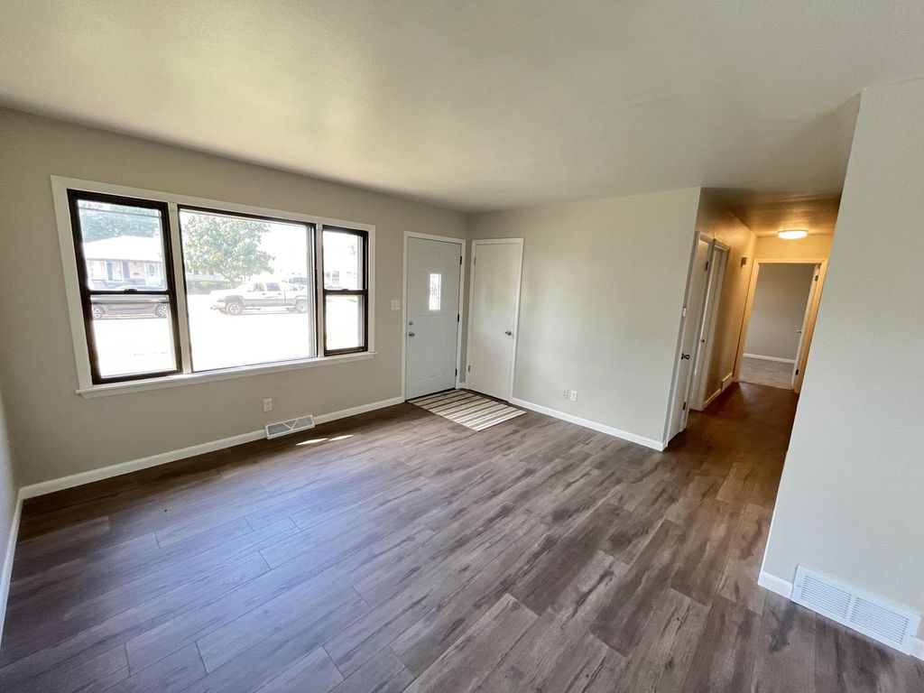 Photo of 1875 18th AVENUE, Kenosha, WI 53140 (MLS # 1937874)