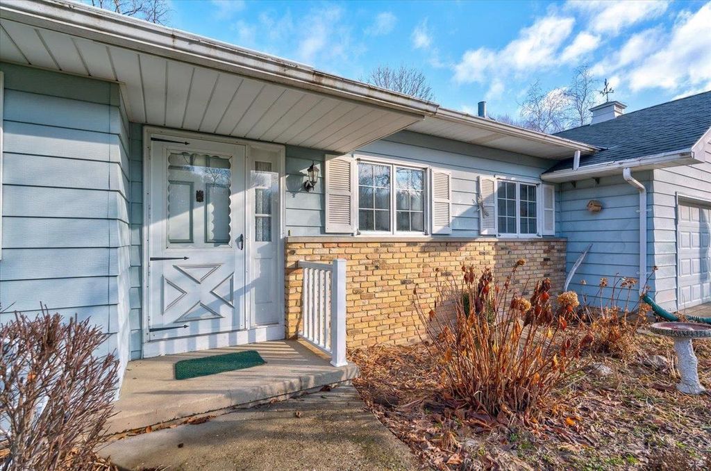 Photo of 2780 Marledge STREET, Fitchburg, WI 53711 (MLS # 2014605)