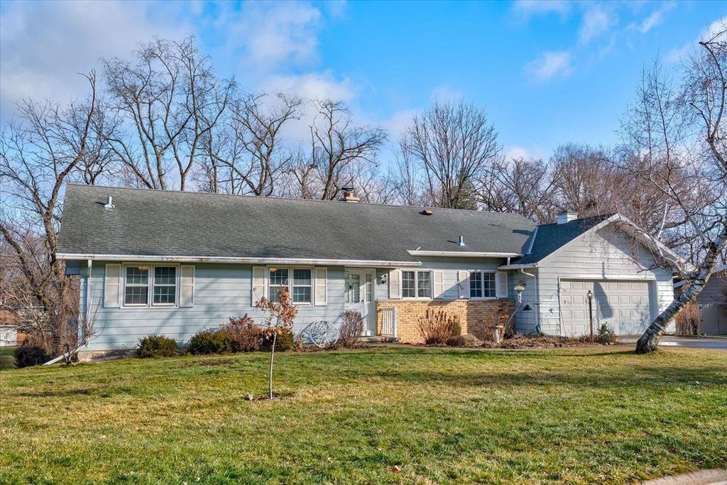 Photo of 2780 Marledge STREET, Fitchburg, WI 53711 (MLS # 2014605)