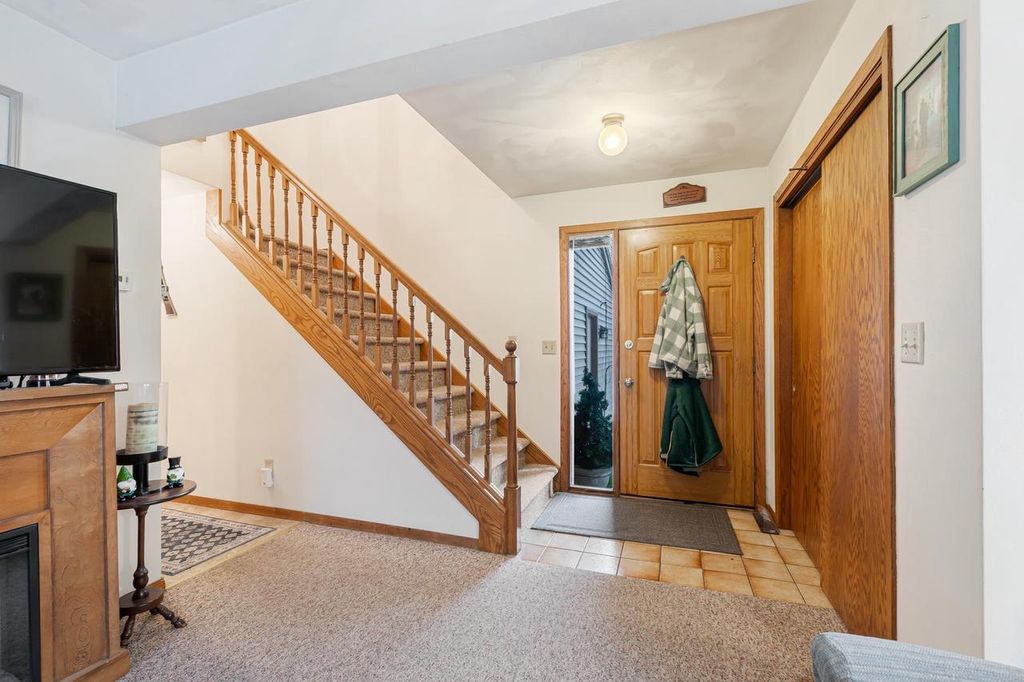 Photo of 68 Valerie DRIVE, Appleton, WI 54915 (MLS # 50321435)