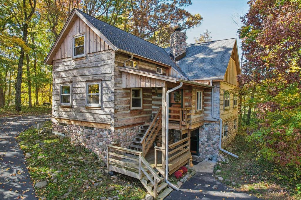 Photo of 5996 Donegal ROAD, Hubertus, WI 53033 (MLS # 1940465)