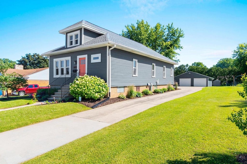 Photo of 1269 Elmore STREET, Green Bay, WI 54303 (MLS # 50328265)