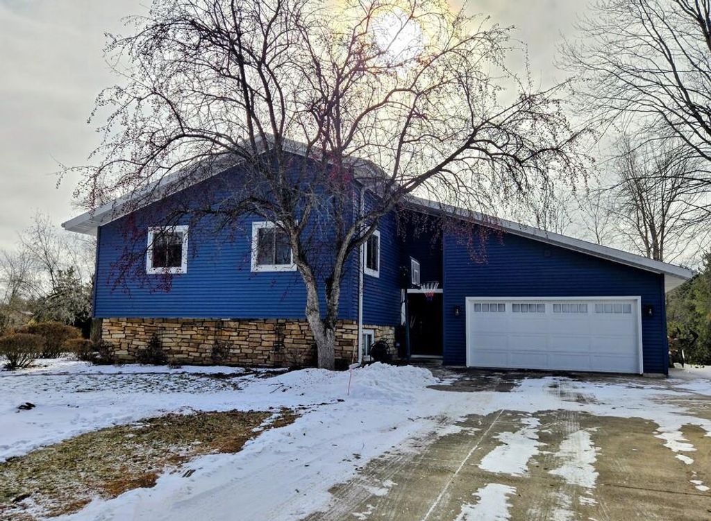 Photo of 4515 W Edgewood DRIVE, Appleton, WI 54913 (MLS # 50320627)