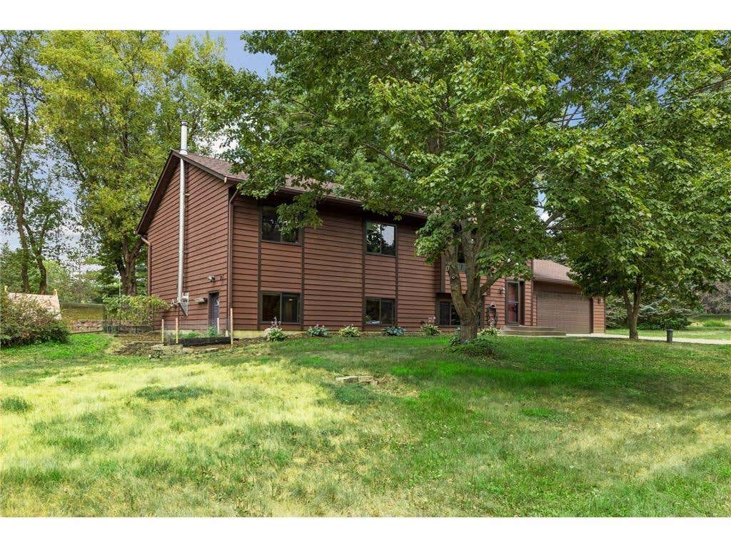 Photo of 1076 Cottonwood DRIVE, Hudson, WI 54016 (MLS # 7127974)
