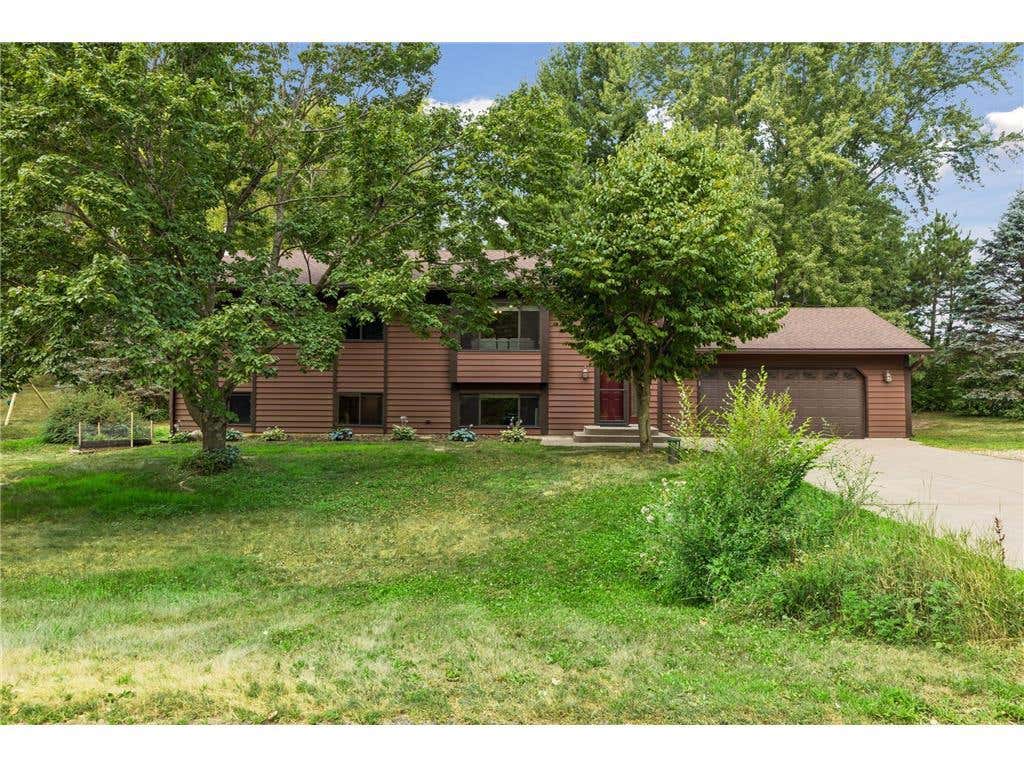 Photo of 1076 Cottonwood DRIVE, Hudson, WI 54016 (MLS # 7127974)