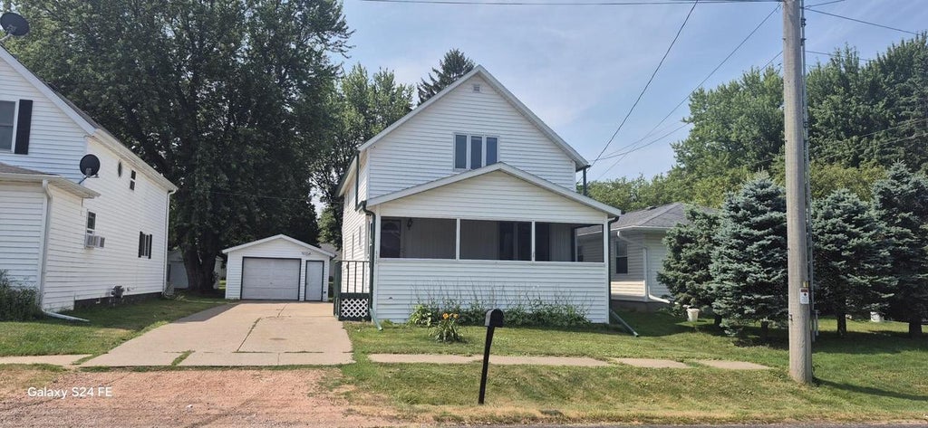 Photo of 112 W Grant STREET, Marshfield, WI 54449 (MLS # 22603692)
