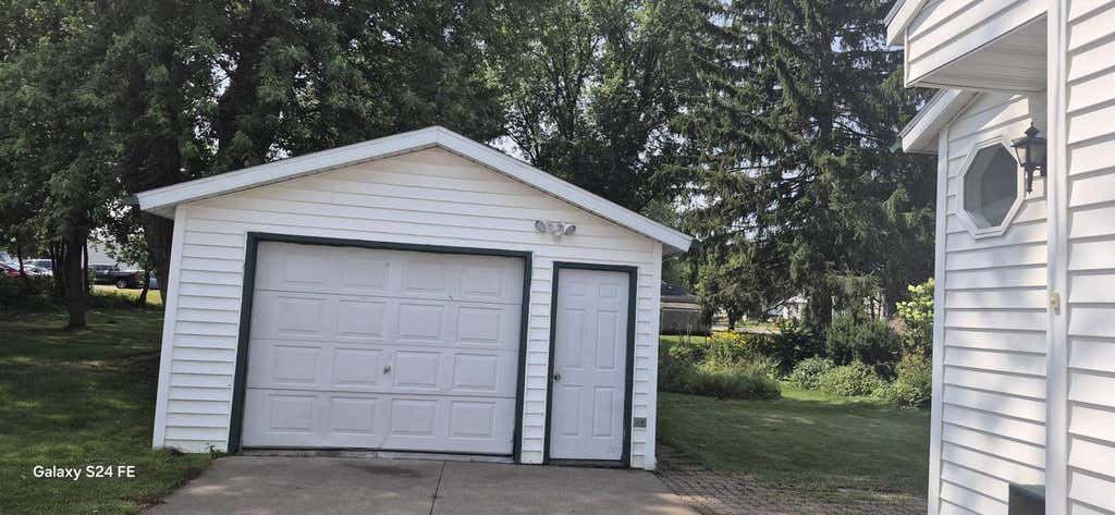 Photo of 112 W Grant STREET, Marshfield, WI 54449 (MLS # 22603692)