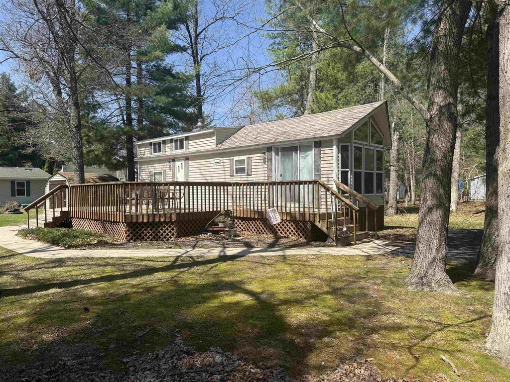Photo of 105 Red Oak DRIVE, Wisconsin Dells, WI 53940 (MLS # 2021519)