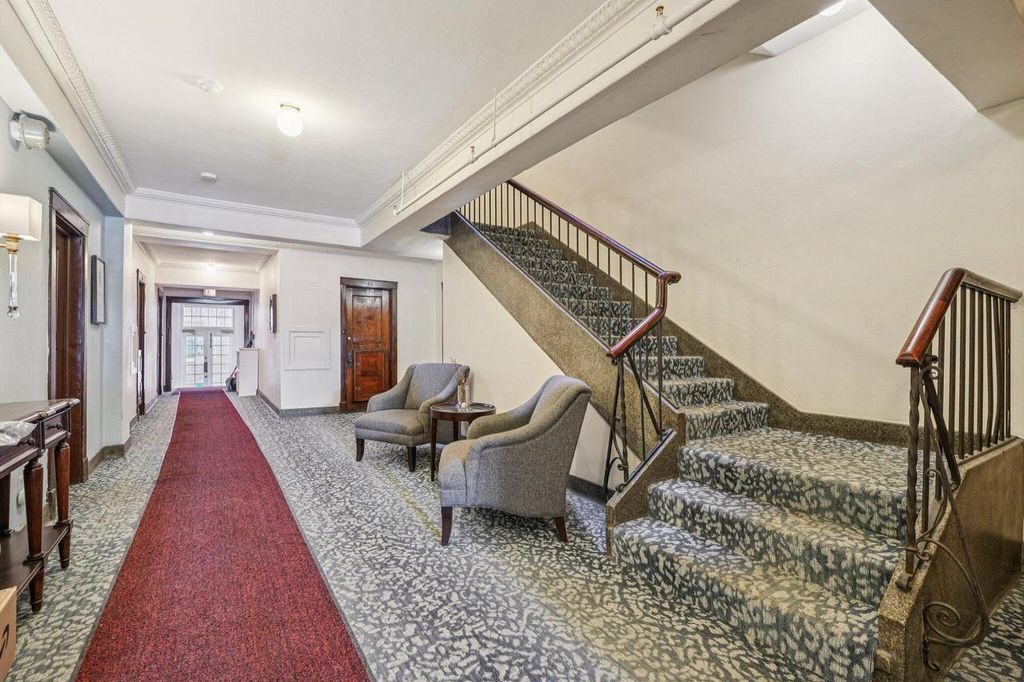 Photo of 1983 N Summit AVENUE #34, Milwaukee, WI 53202 (MLS # 1950419)