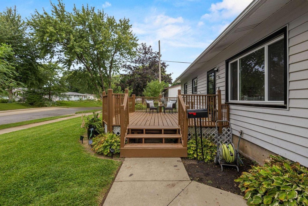 Photo of 1930 Shelley LANE, Madison, WI 53704 (MLS # 2030239)