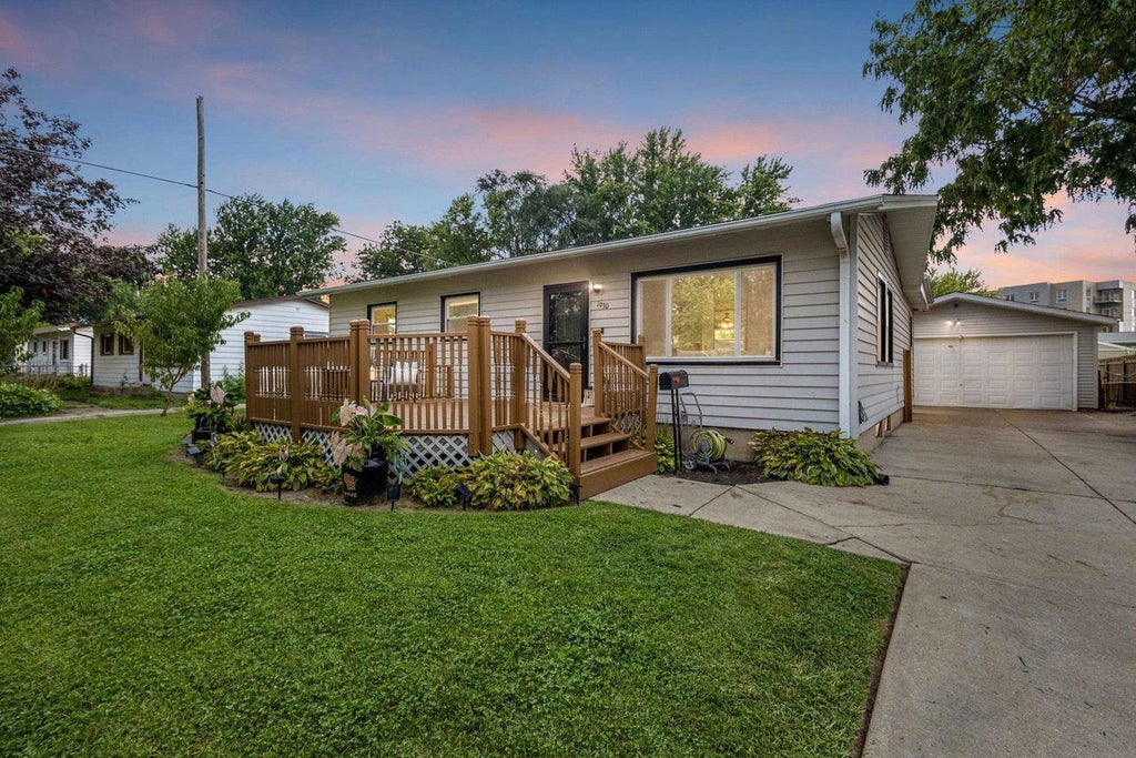 Photo of 1930 Shelley LANE, Madison, WI 53704 (MLS # 2030239)