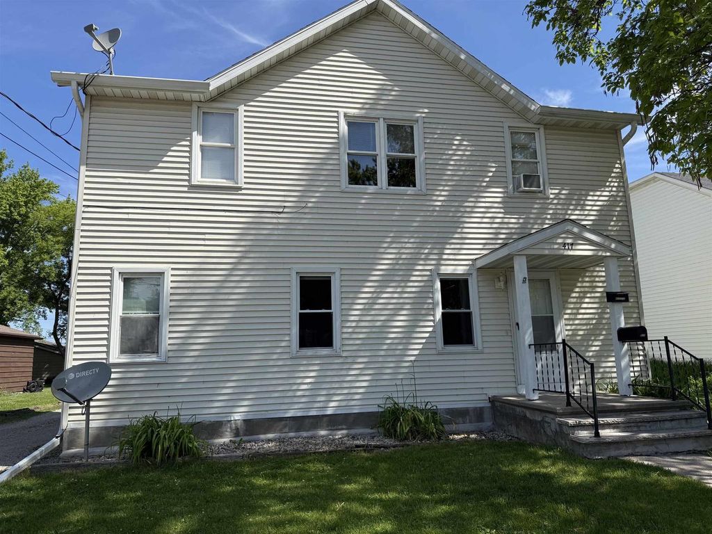 Photo of 417 Caroline STREET, Neenah, WI 54956 (MLS # 50326560)