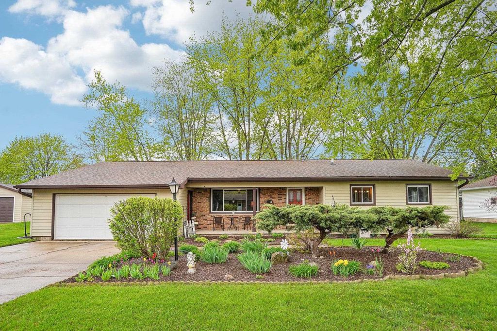 Photo of 409 Cedar STREET, Sauk City, WI 53583 (MLS # 2021623)