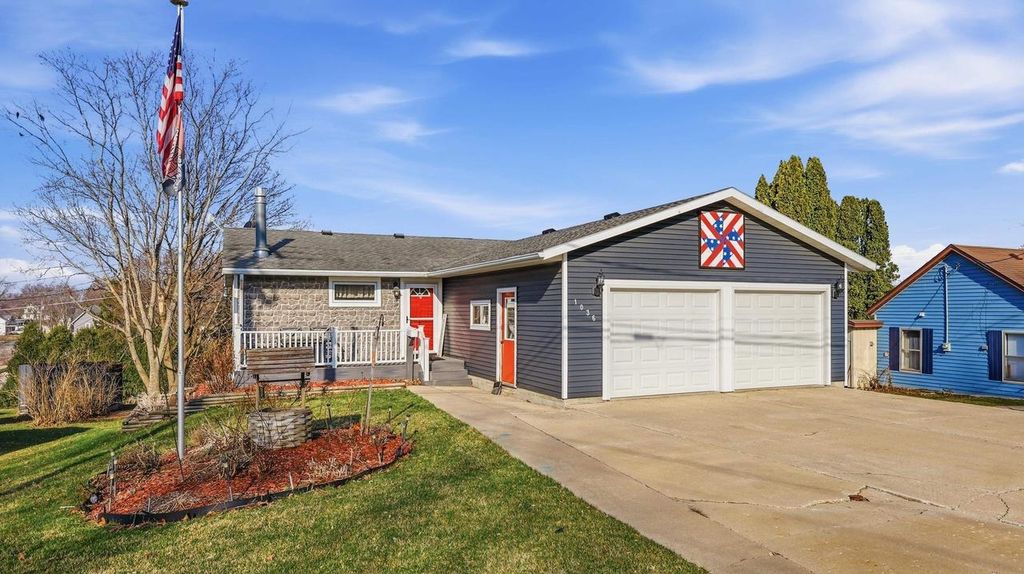 Photo of 1036 East STREET, Darlington, WI 53530 (MLS # 2020329)