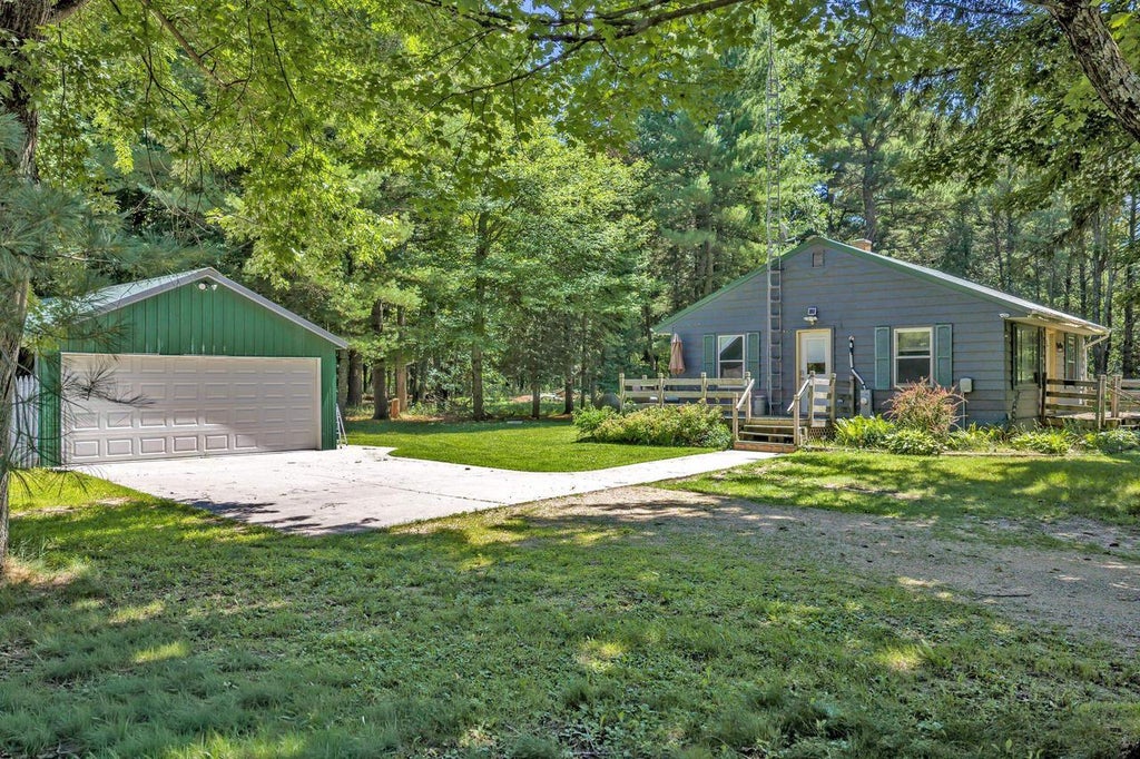 Photo of 2992 Highway 13, Wisconsin Dells, WI 53965 (MLS # 2027612)