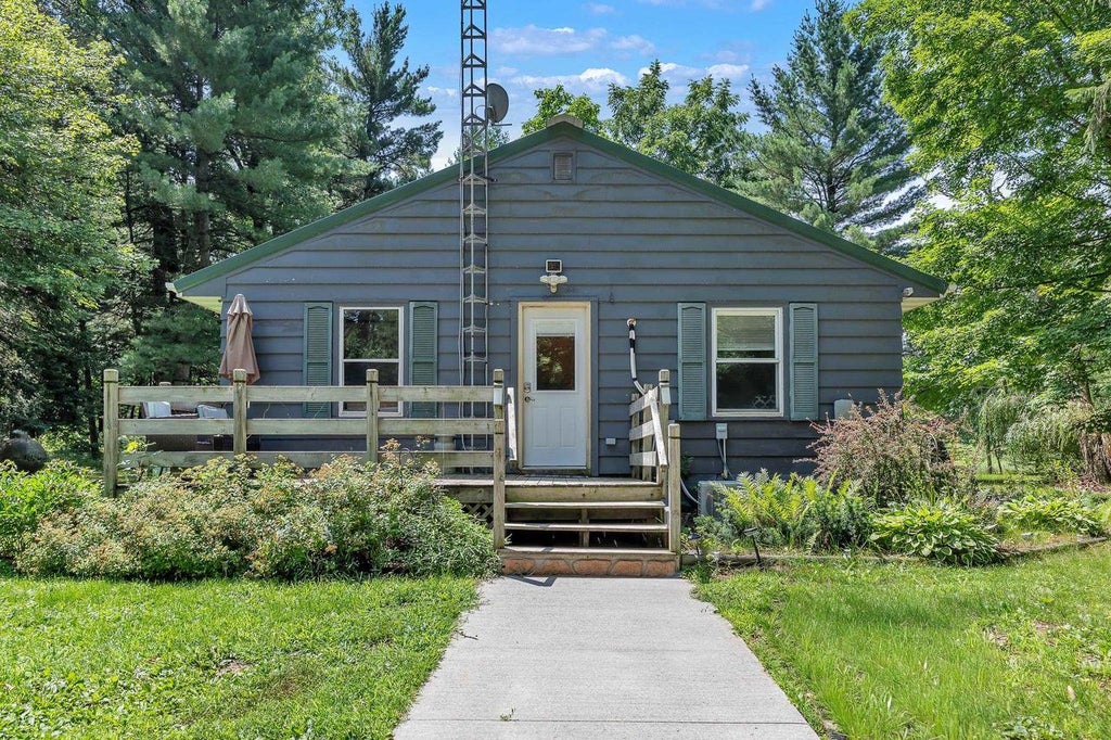 Photo of 2992 Highway 13, Wisconsin Dells, WI 53965 (MLS # 2027612)