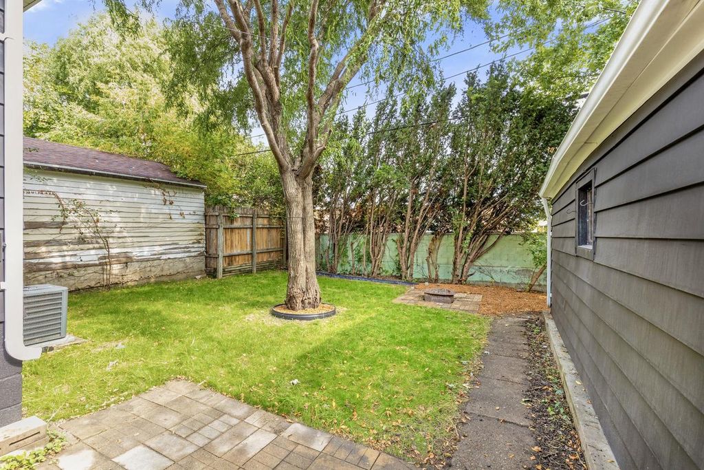 Photo of 606 S 94th PLACE, Milwaukee, WI 53214 (MLS # 1938888)