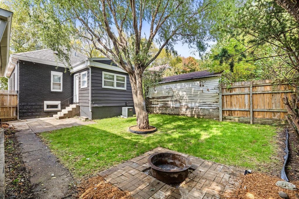 Photo of 606 S 94th PLACE, Milwaukee, WI 53214 (MLS # 1938888)