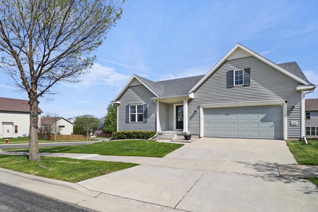 Photo of 9332 Harvest Moon LANE, Verona, WI 53593 (MLS # 50325129)