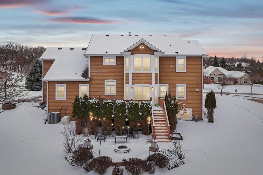 Photo of W291N4174 Prairie Wind CIRCLE SOUTH CIRCLE S, Pewaukee, WI 53072 (MLS # 1947675)