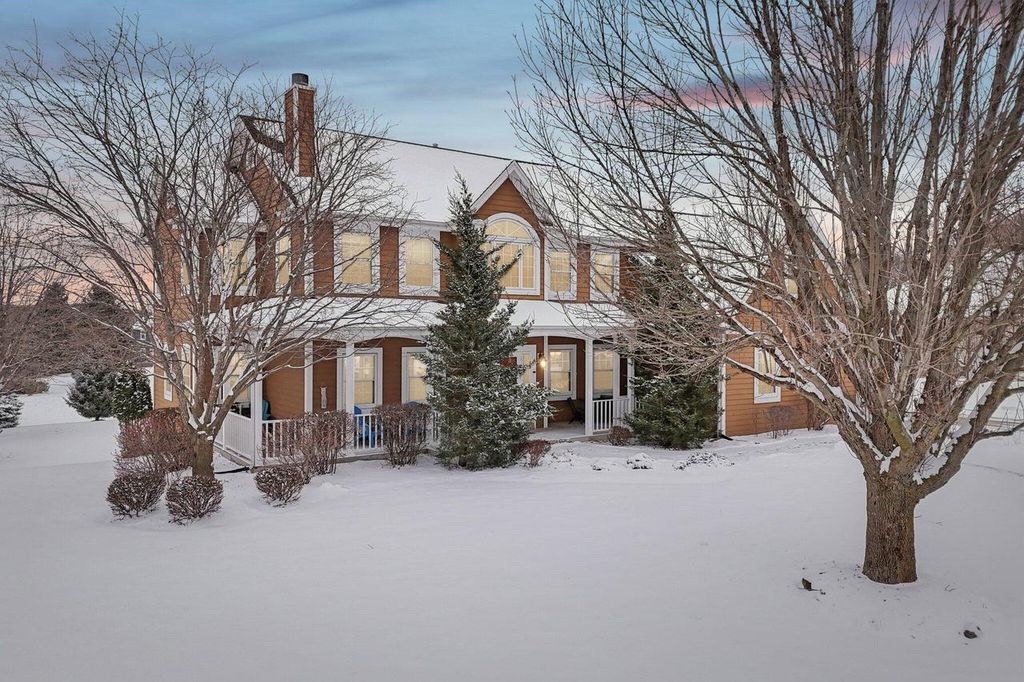 Photo of W291N4174 Prairie Wind CIRCLE SOUTH CIRCLE S, Pewaukee, WI 53072 (MLS # 1947675)