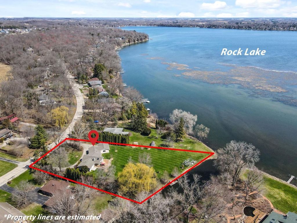 Photo of N6472 Shorewood Hills ROAD, Lake Mills, WI 53551 (MLS # 2020325)