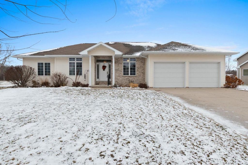 Photo of 1226 Tara Marie LANE, Green Bay, WI 54313 (MLS # 50318729)