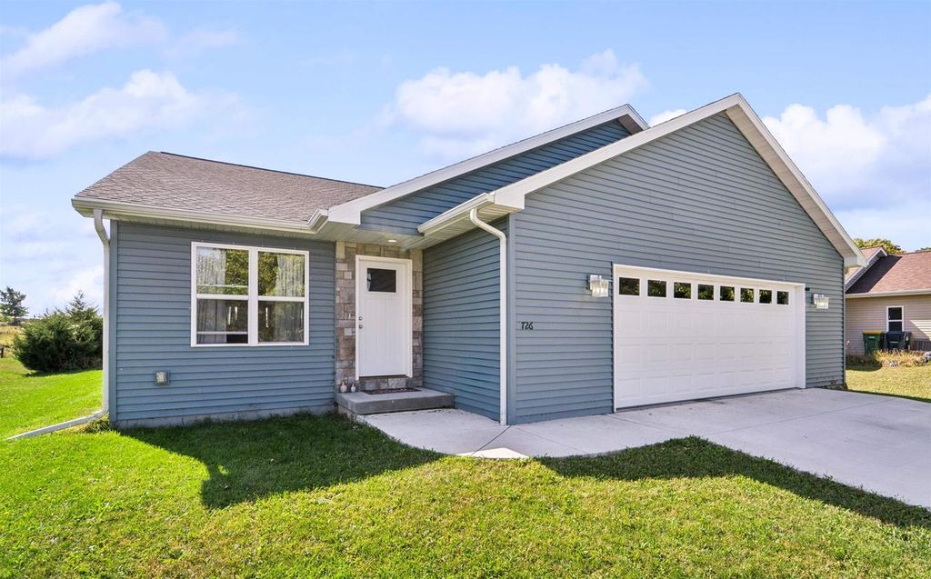 Photo of 726 Mustang LANE, Fond Du Lac, WI 54935 (MLS # 50316192)