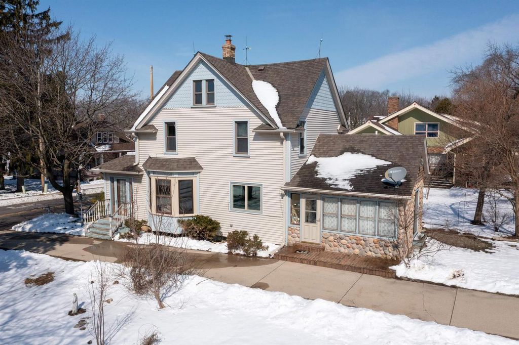 Photo of W156N11580 Pilgrim ROAD, Germantown, WI 53022 (MLS # 50322500)