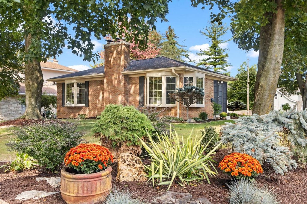 Photo of 402 S Owen DRIVE, Madison, WI 53711 (MLS # 2030149)