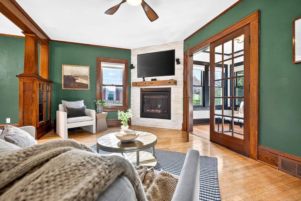 Photo of 1229 W Lawrence STREET, Appleton, WI 54914 (MLS # 50324711)