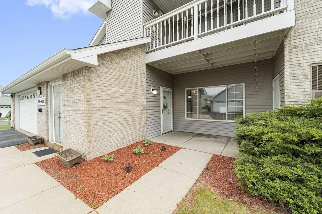 Photo of 6884 S Rolling Meadows COURT, Oak Creek, WI 53154 (MLS # 1963284)
