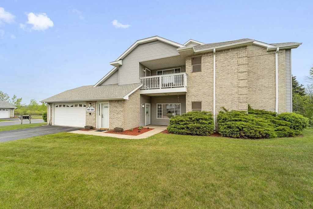 Photo of 6884 S Rolling Meadows COURT, Oak Creek, WI 53154 (MLS # 1963284)