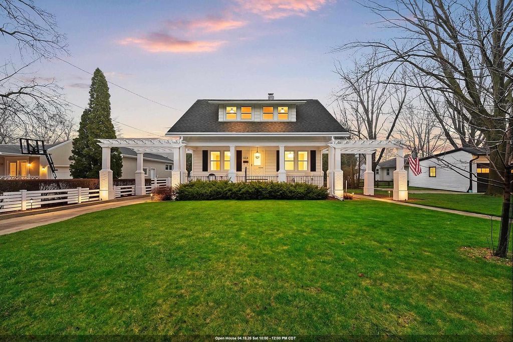 Photo of 114 W Mission ROAD, Green Bay, WI 54301 (MLS # 50323794)