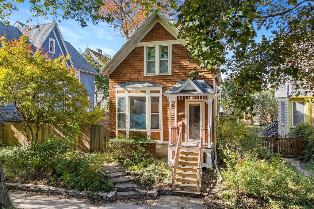 Photo of 2411 N Booth STREET, Milwaukee, WI 53212 (MLS # 1941145)