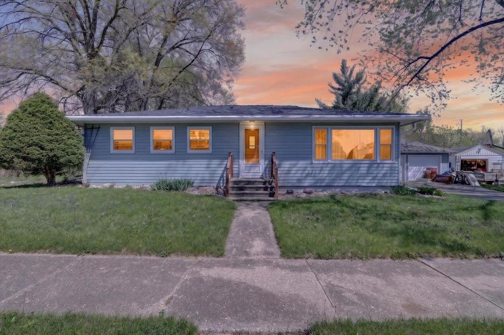 Photo of 1710 Purvis AVENUE, Janesville, WI 53548 (MLS # 2022227)
