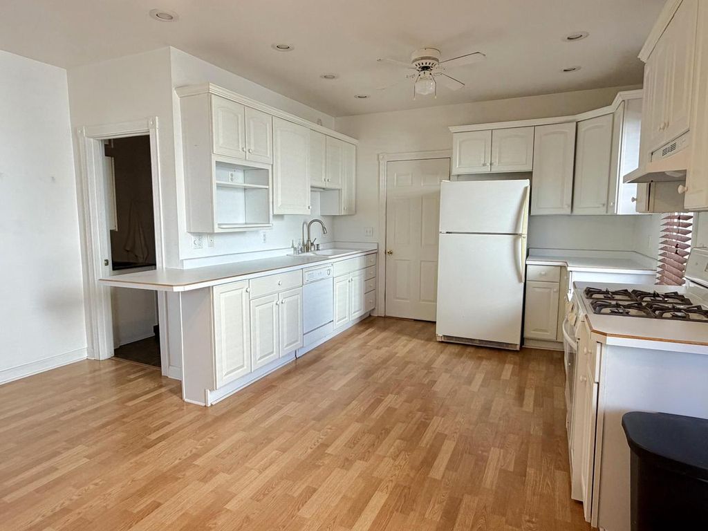 Photo of 476 Linden STREET, Fond Du Lac, WI 54935 (MLS # 1952432)