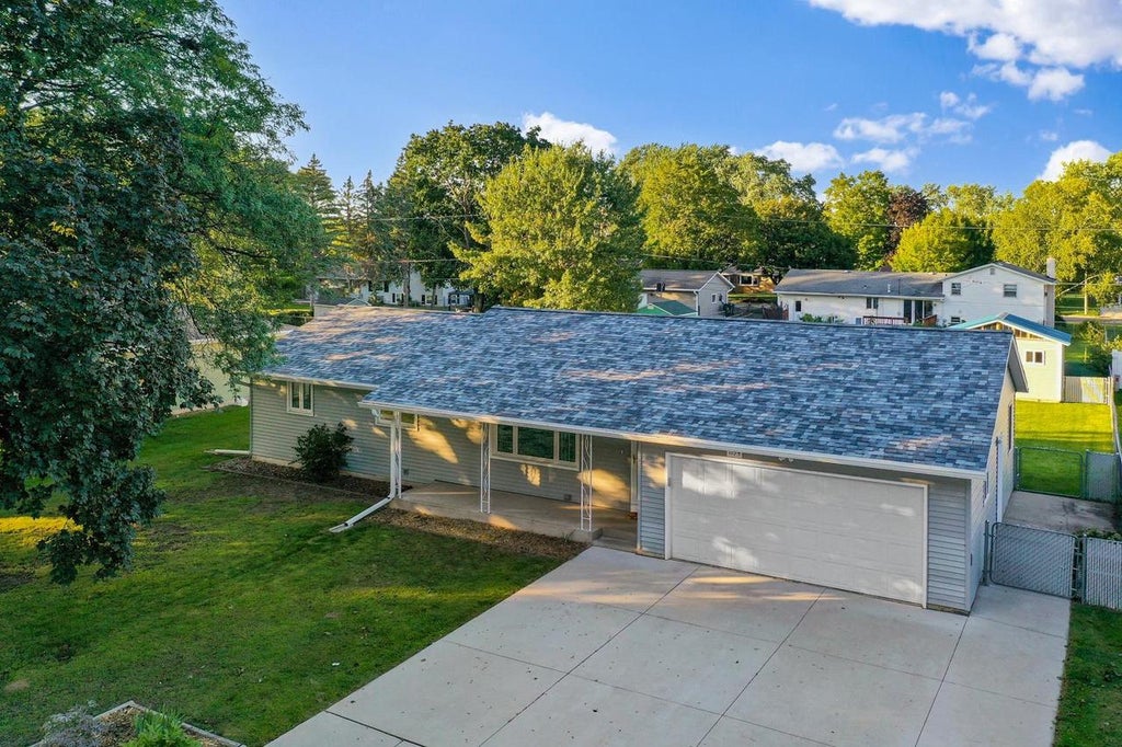 Photo of 1194 April LANE, Green Bay, WI 54304 (MLS # 50332507)