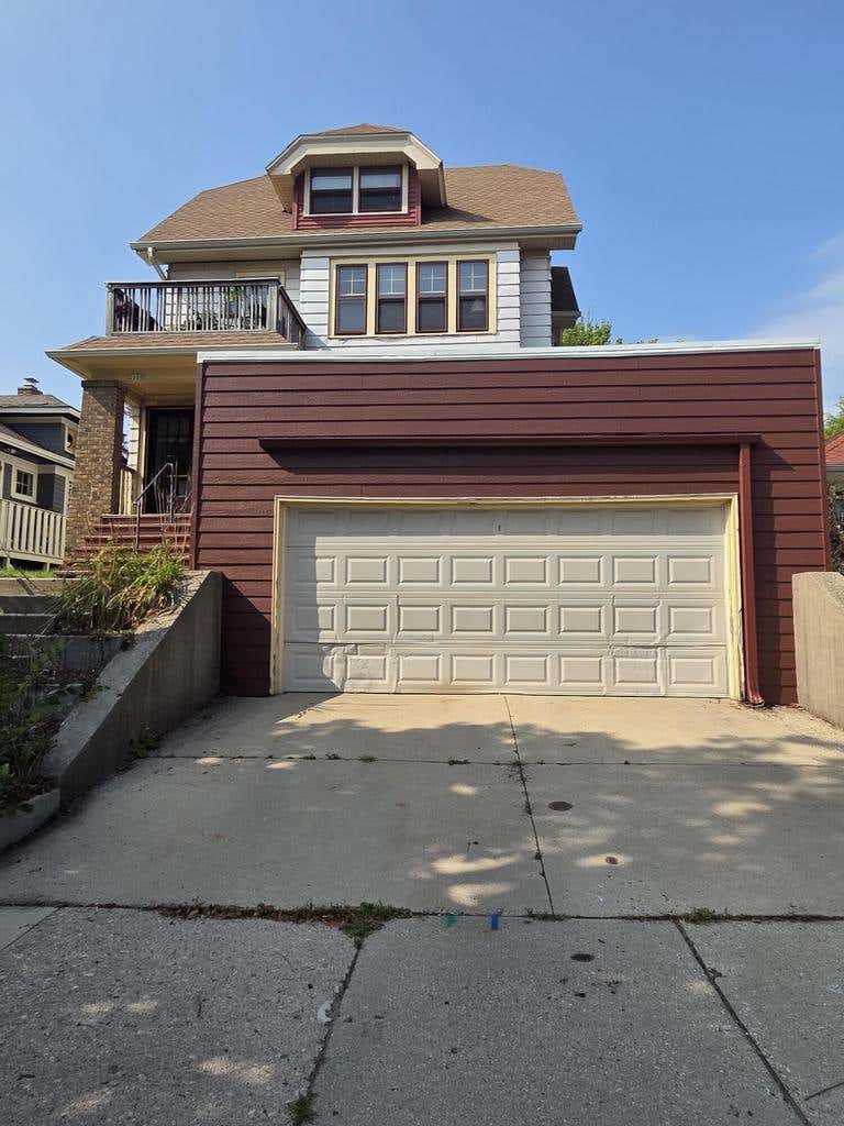Photo of 2020 E Menlo BOULEVARD #2022, Shorewood, WI 53211 (MLS # 1975473)