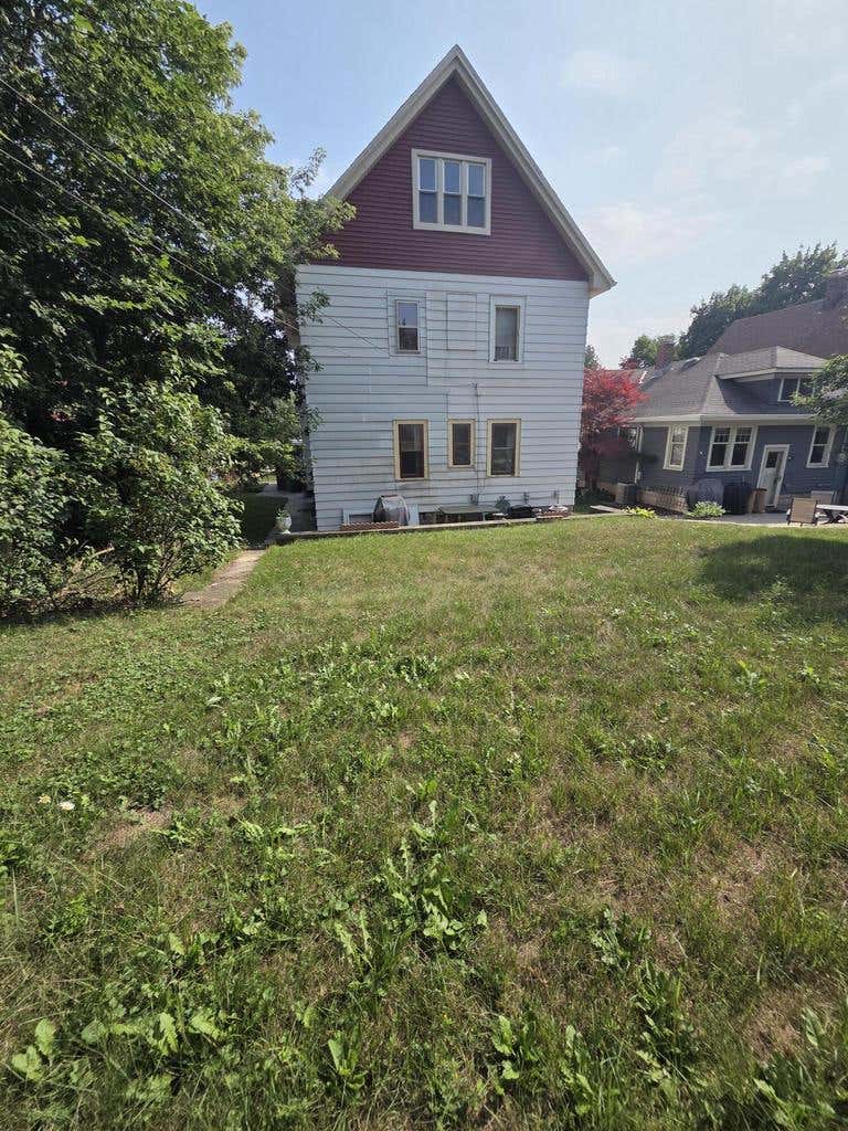 Photo of 2020 E Menlo BOULEVARD #2022, Shorewood, WI 53211 (MLS # 1975473)