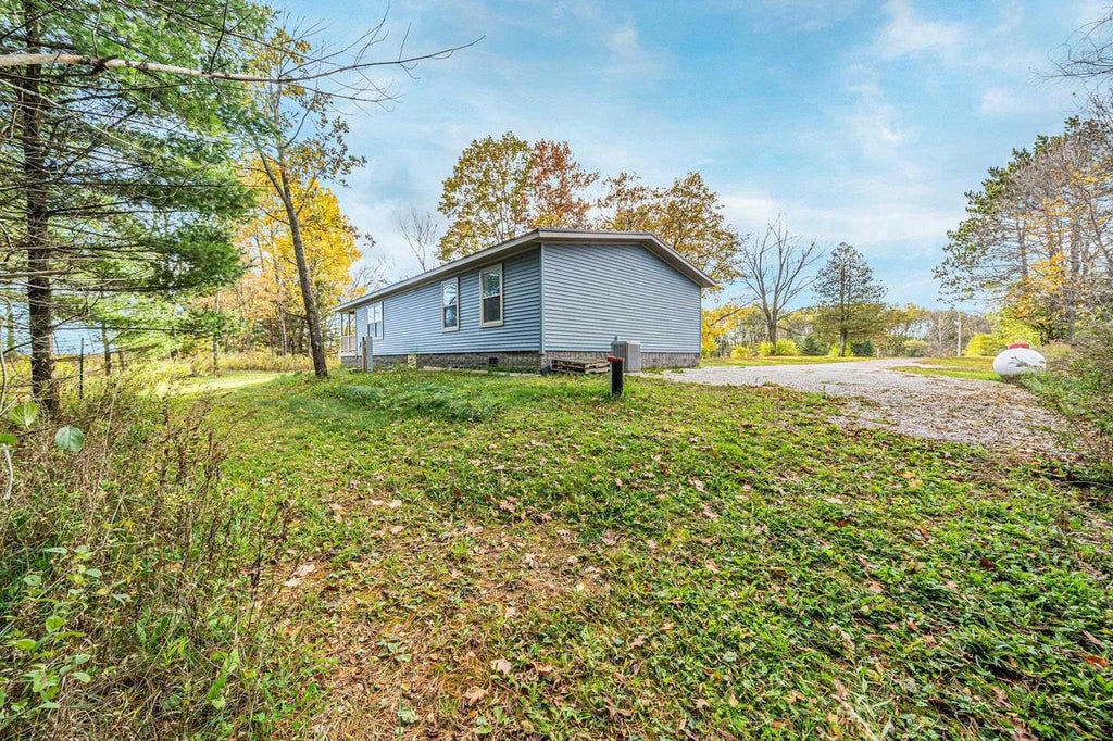 Photo of N8108 Huntington ROAD, Gresham, WI 54128 (MLS # 50334590)
