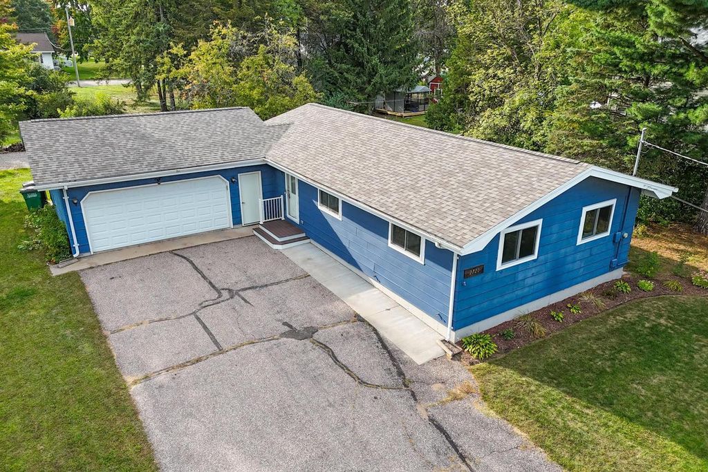 Photo of 2720 3rd Street South St, Wisconsin Rapids, WI 54494 (MLS # 22504283)