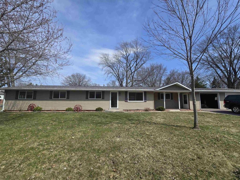 Photo of 406 Cardinal DRIVE, Westfield, WI 53964 (MLS # 2020390)