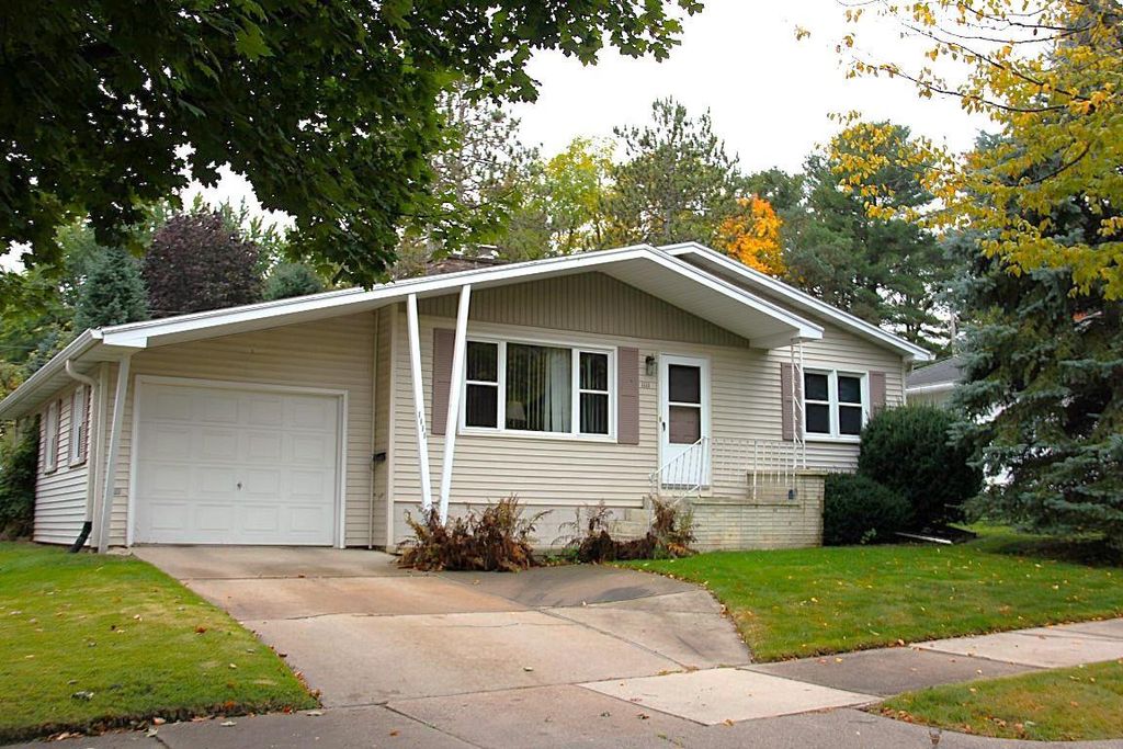 Photo of 1111 Pine STREET, Wausau, WI 54401 (MLS # 22504965)